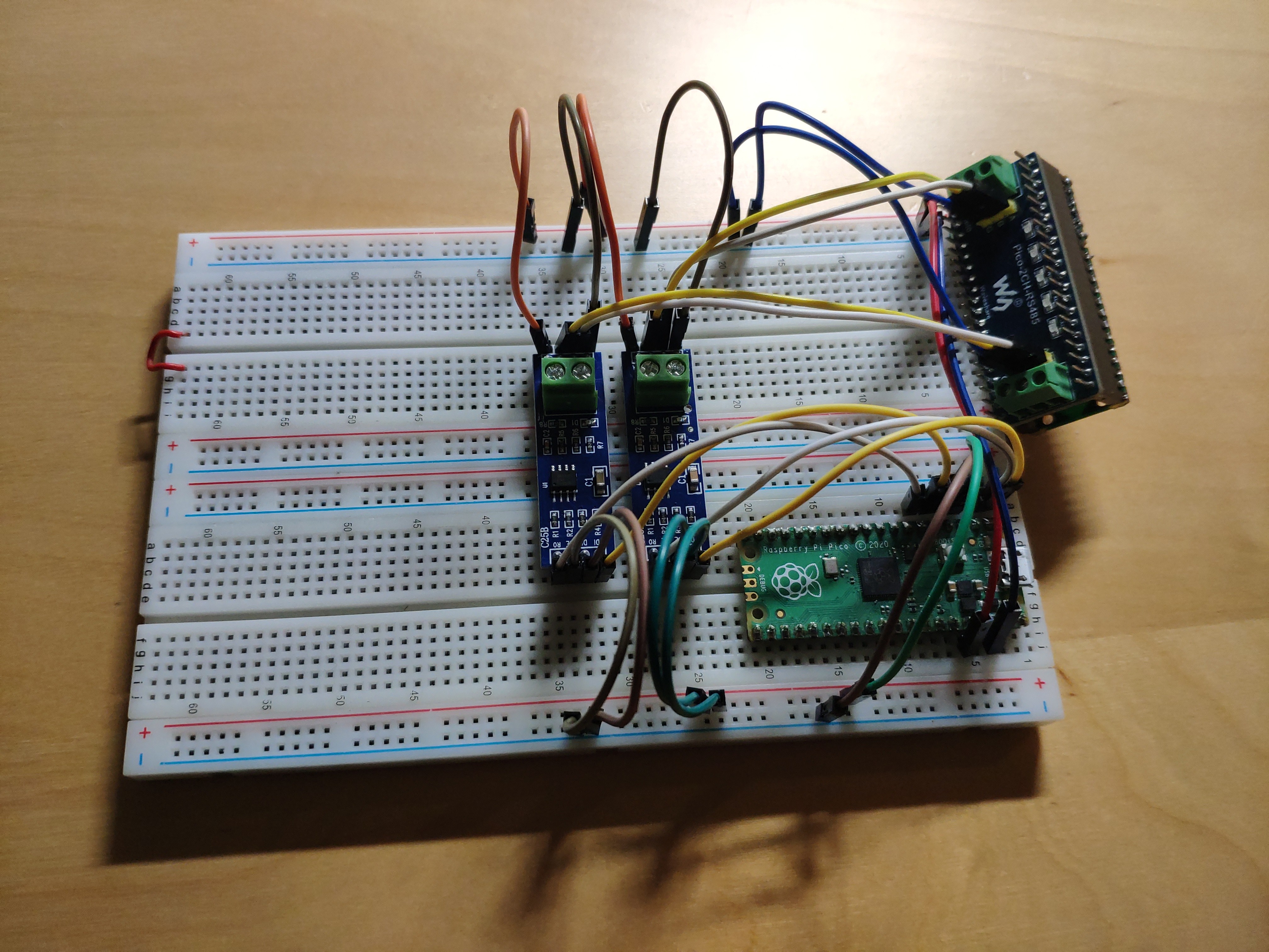 This is an example on how to wire two microcontrollers to the converters on a breadboard